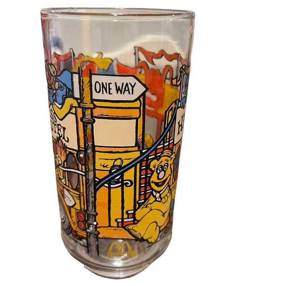 Vintage McDonalds 1981 The Great Muppet Caper Happiness Hotel Glass Tumbler VGC - Picture 6 of 9